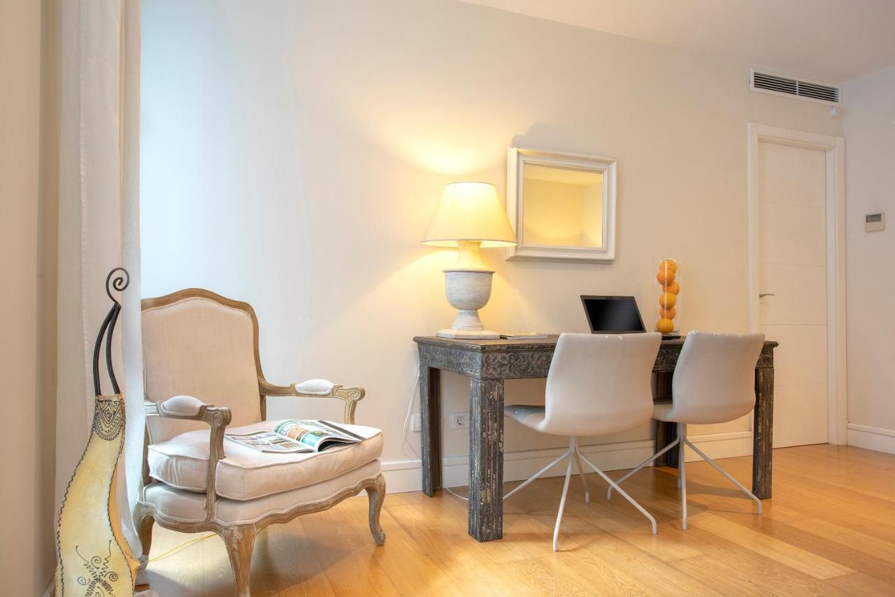 Acogedor Apartamento Junto A La Catedral By Rent Me Málaga Exterior foto